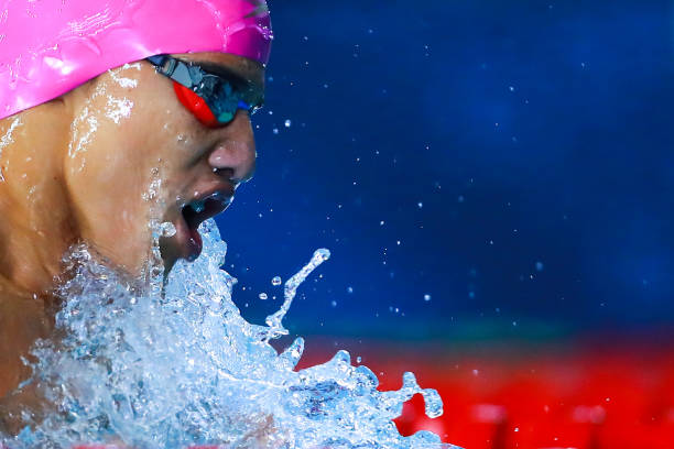 自由泳动作纠正视频合集:提升游泳水平的关键