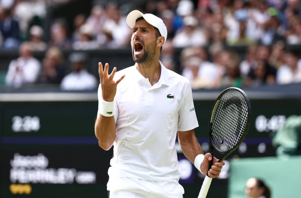 四大网球技术解析:发球、正手、反手和截击的关键要点