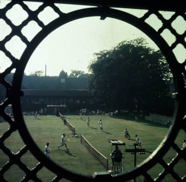 以分解步骤的方式详细解读完整动作