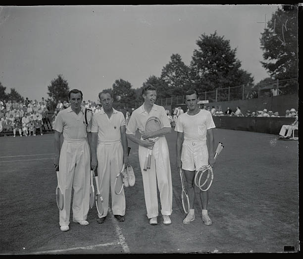 网球规则中的装备要求:球拍、球与服装规范