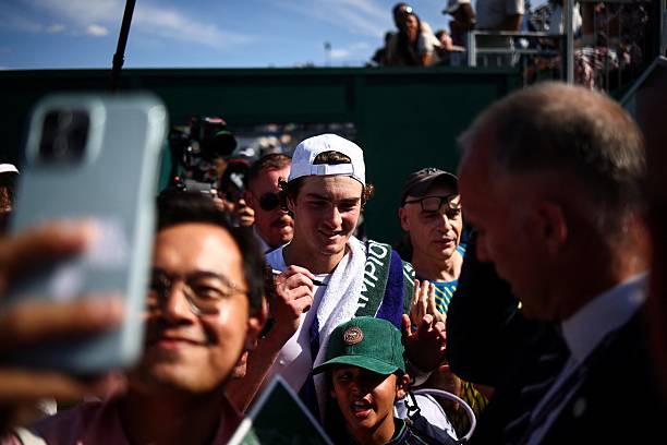 日本网球拍的历史演变:从传统工艺到现代创新