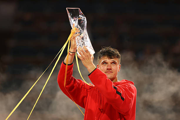 从希望之星到大满贯得主:辛纳的成长轨迹全记录