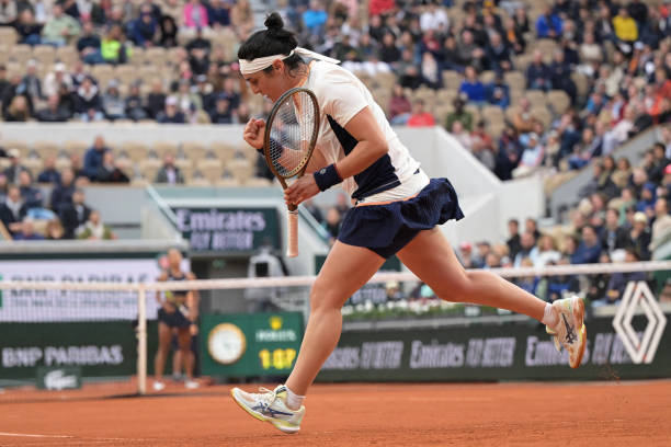 刷球动作分解:掌握网球旋转的关键步骤