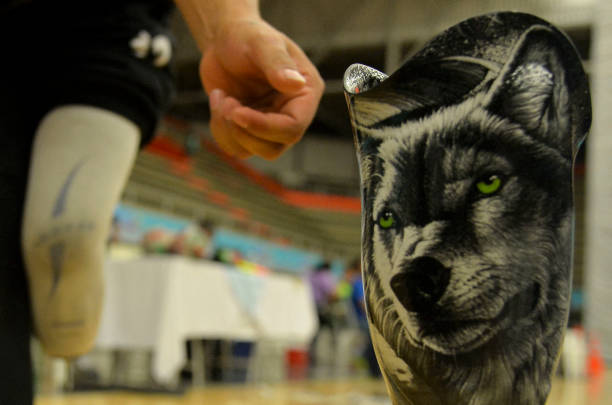 排球扣球与拦网手势细节图解:提升击球精准度