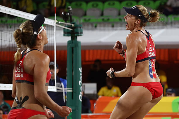 腰背健康从基础开始:详解背飞、小燕飞动作要领