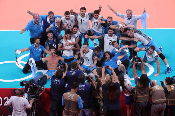 经典回顾:塔伊萨拦死王一梅,巴西女排关键得分瞬间