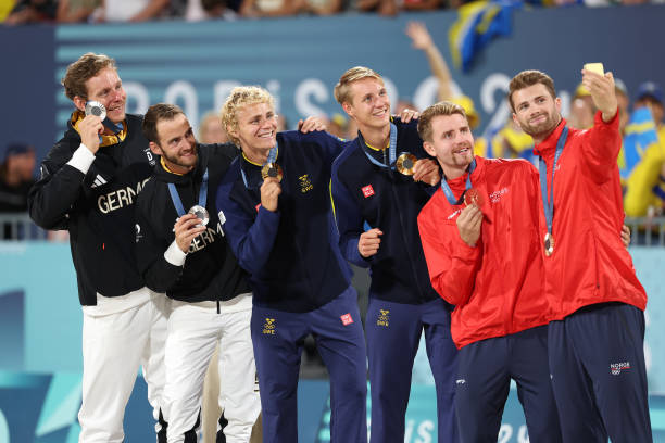 魏秋月平安生产,女排黄金一代再添喜事