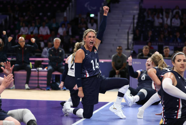 一图胜千言:深度解读排球后排插上战术图解中的关键跑位