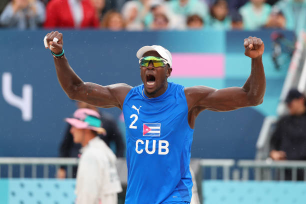 浙江中考排球垫球标准解读:从基础动作到高分技巧