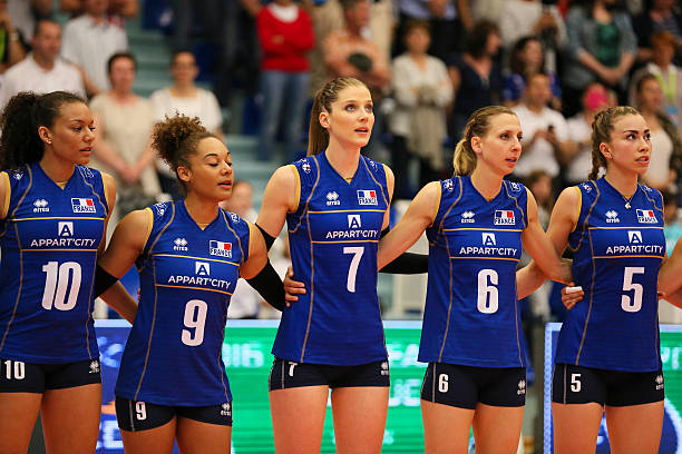 初中排球体能训练:增强弹跳力和反应速度