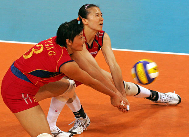 排球垫球动作分解:手型、脚步与身体协调