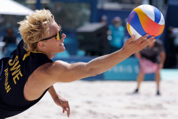 惠若琪与朱婷:中国女排新老核心的传承与友谊