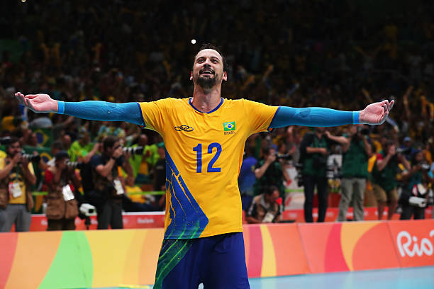 排球发球动作分解:专业教学视频合集