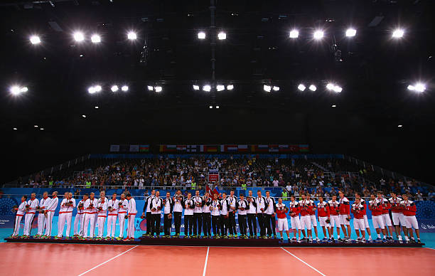 从零开始学排球:垫球姿势与动作要领视频教学