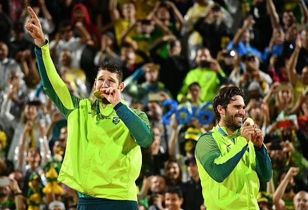 轻松掌握排球发球技巧:女生专属视频教程