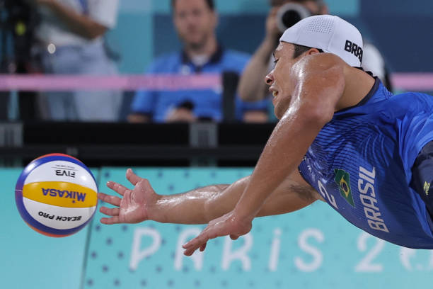 中考排球技巧训练方法:如何提高一传稳定性