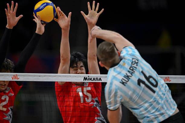 排球文化的艺术呈现:绘画中的经典主题与象征意义