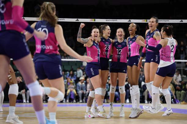 排球比赛中的位置轮换:发球顺序与得分策略