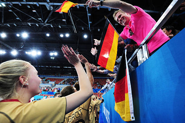 排球高手进阶:提升扣球、防守与团队协作技巧