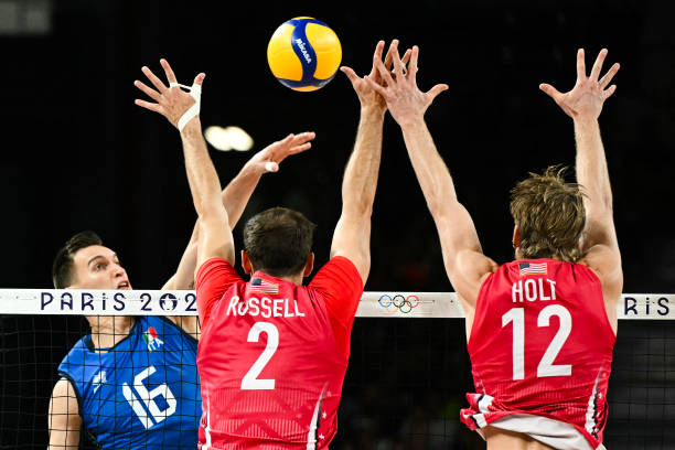 国际排球联合会(FIVB)对场地材料的规定