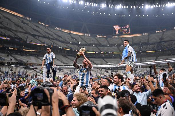 马拉多纳世界杯过人集锦:看球王如何戏耍整条防线