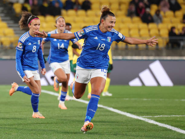 卡塔尔承办2021年世界杯,足球热潮席卷中东