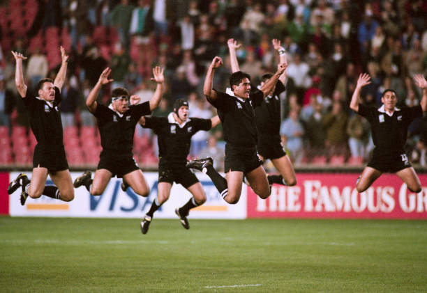 裁判争议与VAR技术:亚洲区预选赛中的执法问题分析