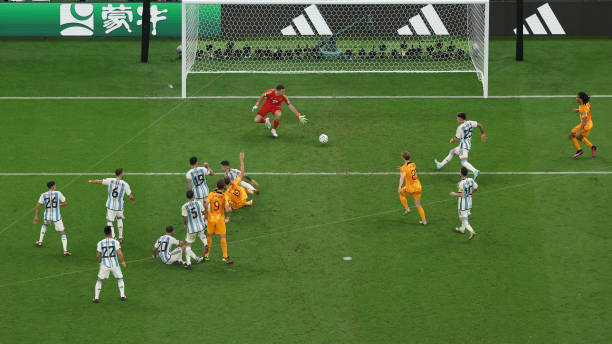 中国男足无缘2022年卡塔尔世界杯的原因分析